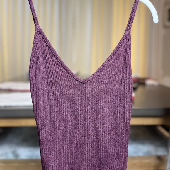 BRANDY MELVILLE SUMMER CUTE PURPLE CROP - Picture 1 of 2